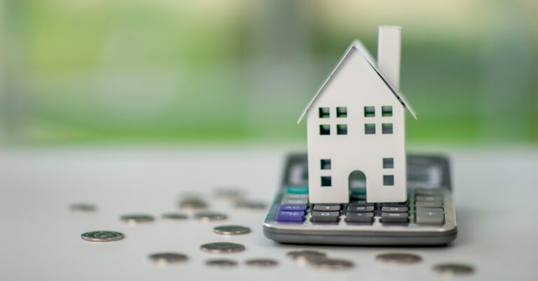 Understanding the Minimum Credit Score Required for Buying a House